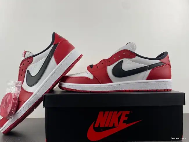HYPE Chicago Retro Jordan Air Low 705329-600 1 0611